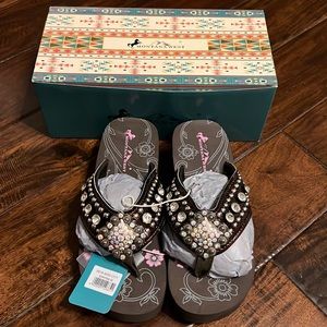Montana West flip flops